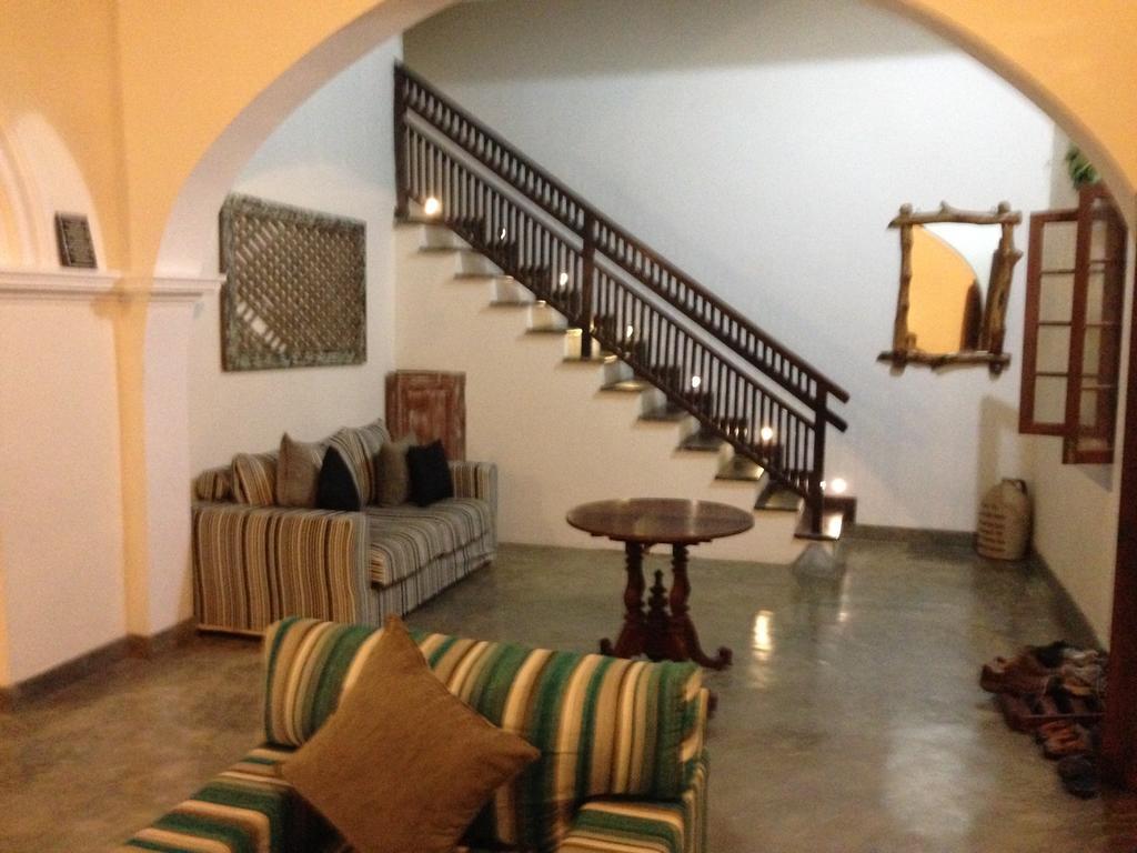 Khalid'S Guest House Galle Esterno foto
