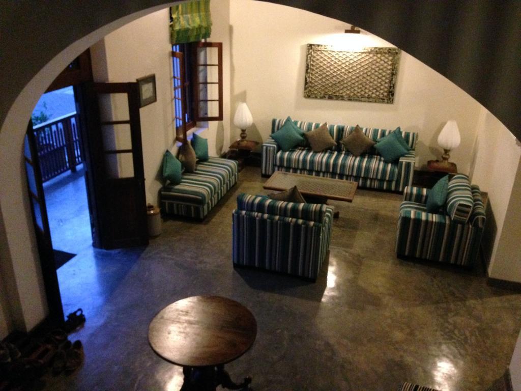 Khalid'S Guest House Galle Esterno foto