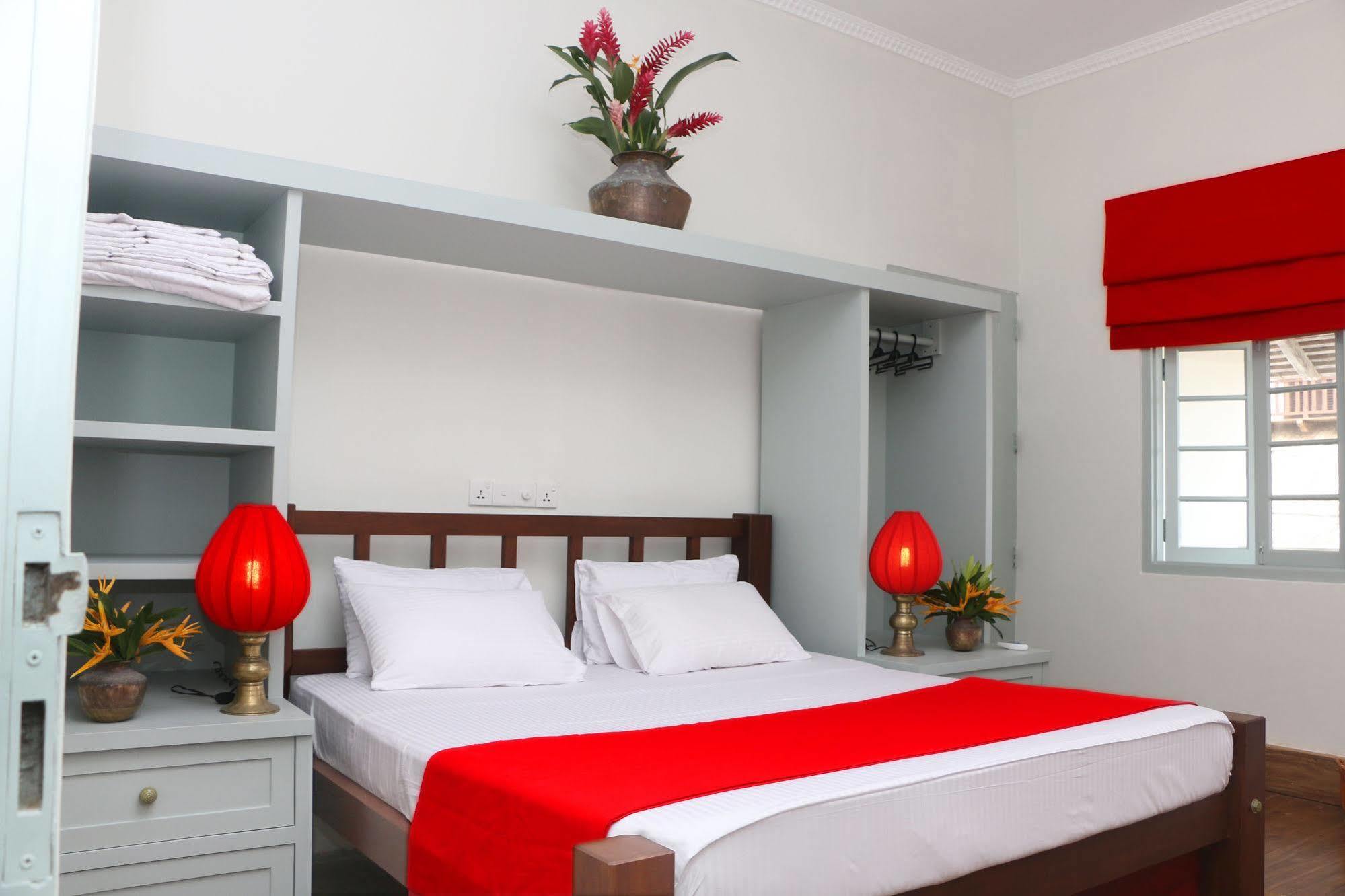 Khalid'S Guest House Galle Esterno foto
