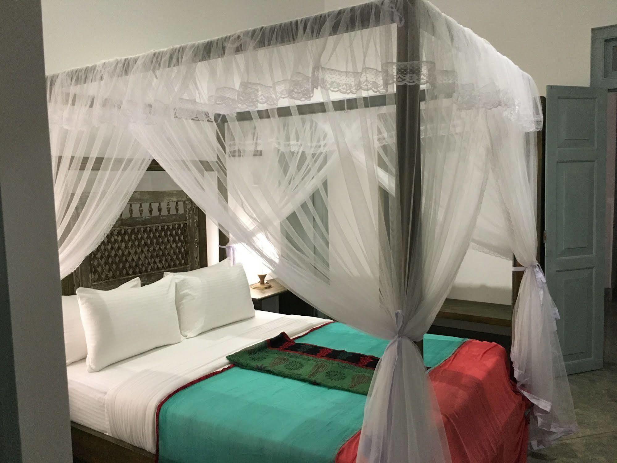 Khalid'S Guest House Galle Esterno foto