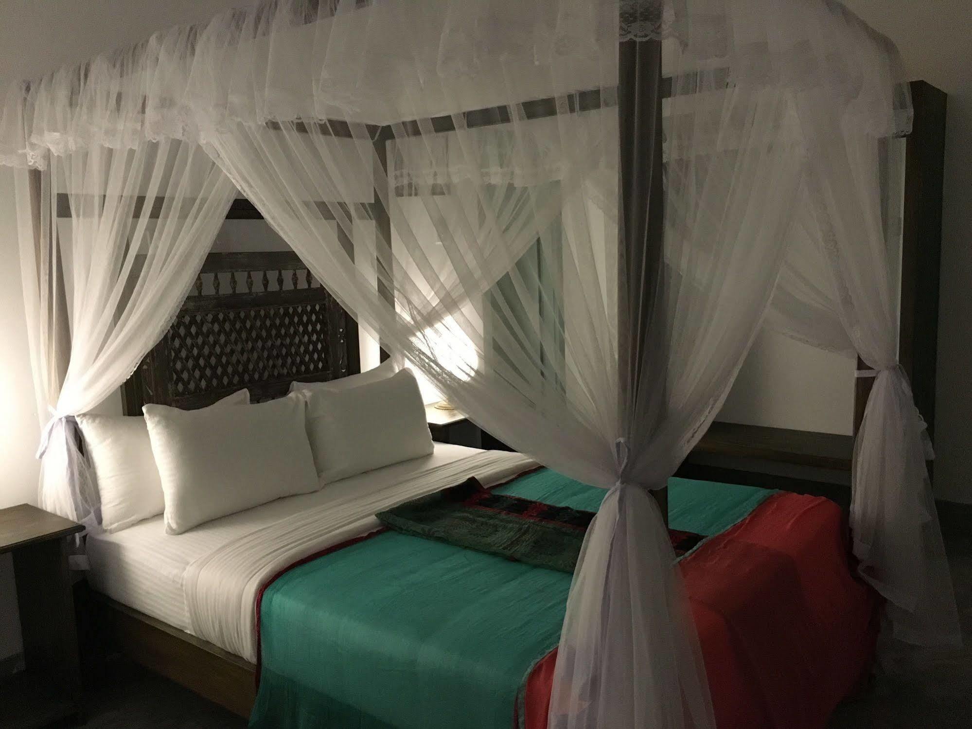 Khalid'S Guest House Galle Esterno foto