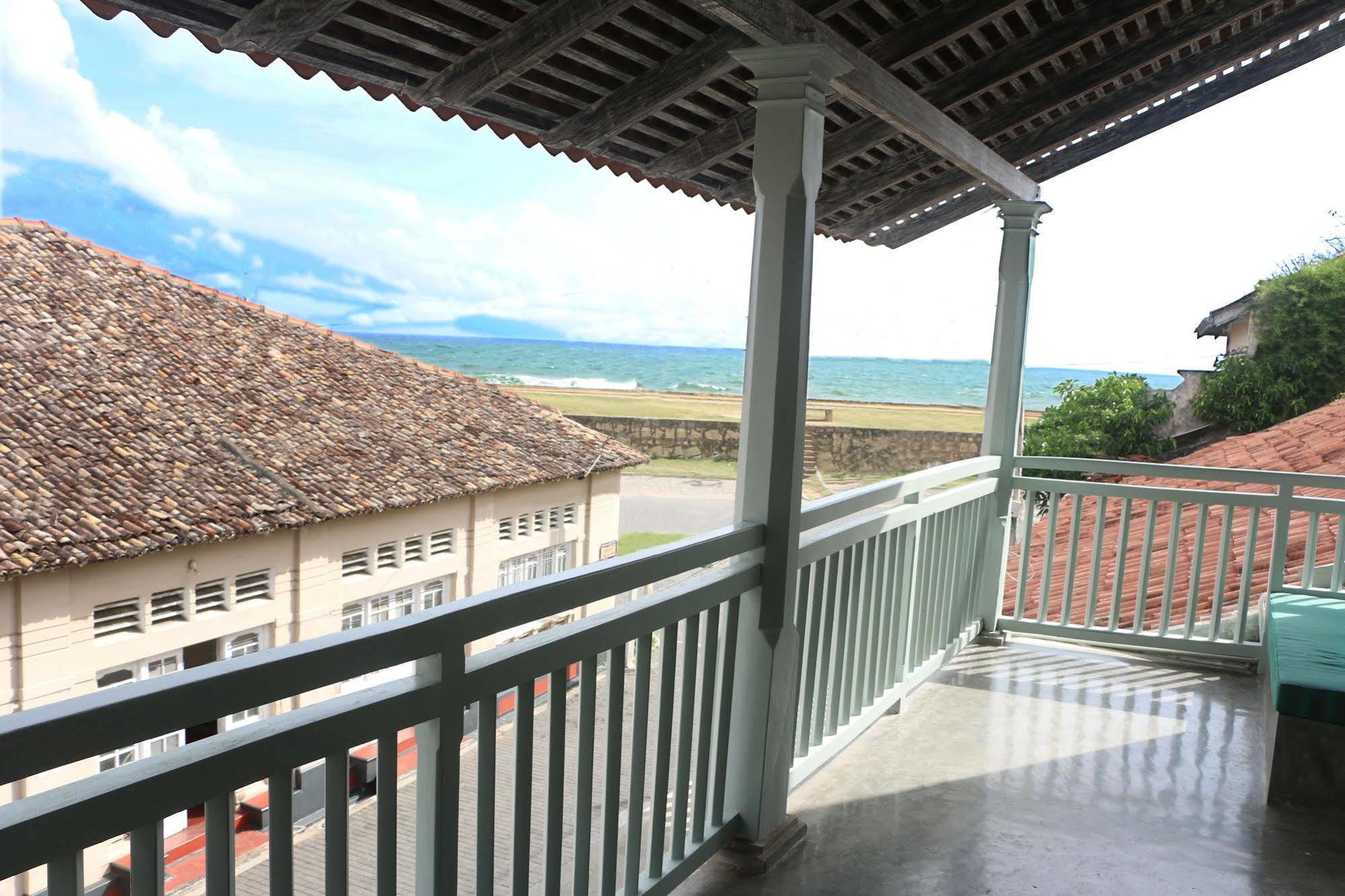 Khalid'S Guest House Galle Esterno foto